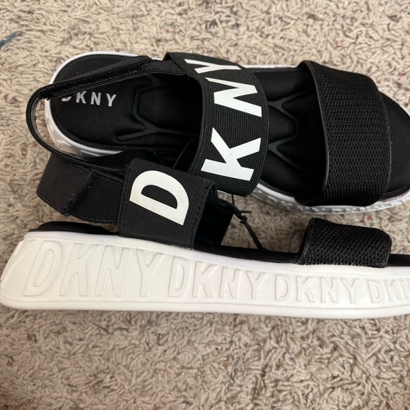 DKNY Chunky Sandals - Picture 4 of 6